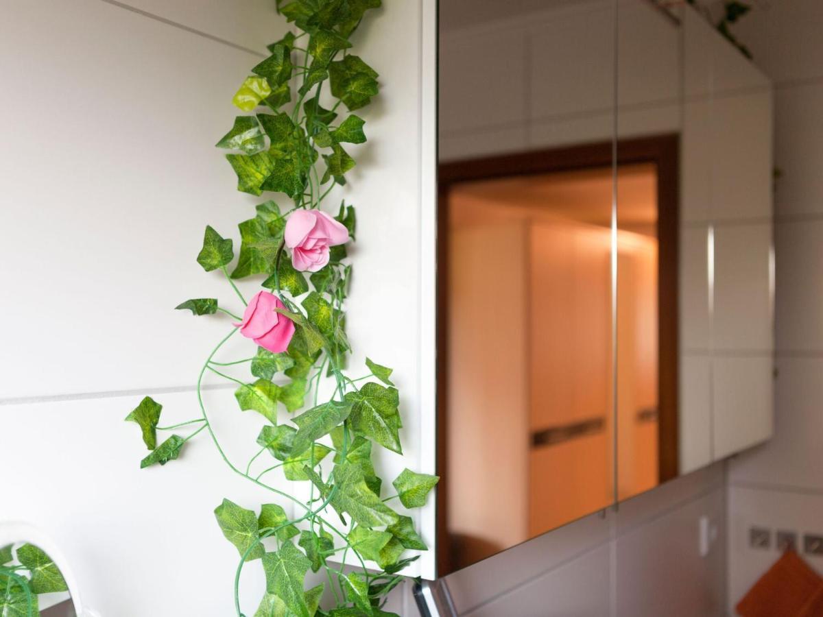Apartmán Sunny Flat In Bad Driburg With Garden Exteriér fotografie
